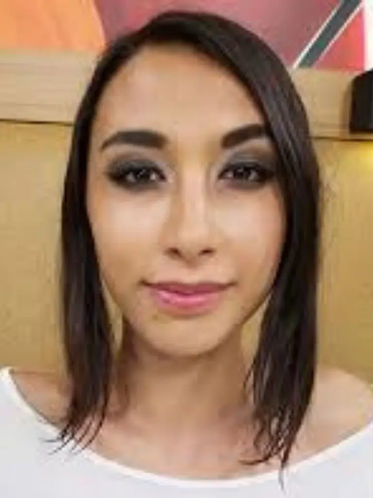 Alexa Osiris Biography: Wiki, Age, Career, Height, Weight, Boyfriend, Net Worth & More